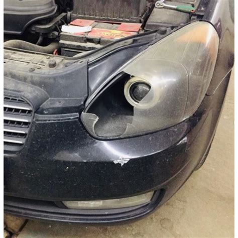 Замена стекла + полировка фары Hyundai Accent