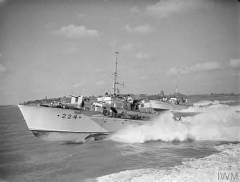 Vosper Mtbs At Speed With An Mtb Flotilla 6 October 1944 Felixstowe