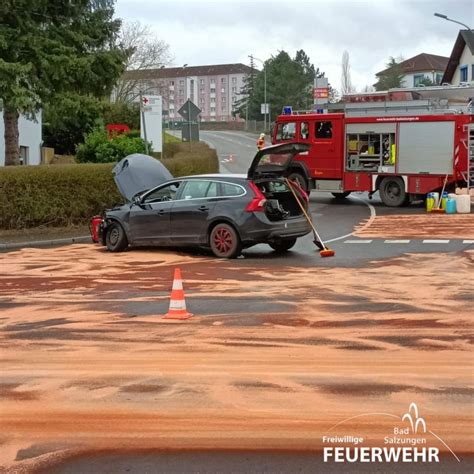 Verkehrsunfall Auslaufende Betriebsstoffe Freiwillige Feuerwehr Bad