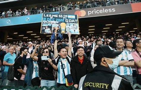 Les fans déçus de labsence de Messi à Hong Kong seront finalement