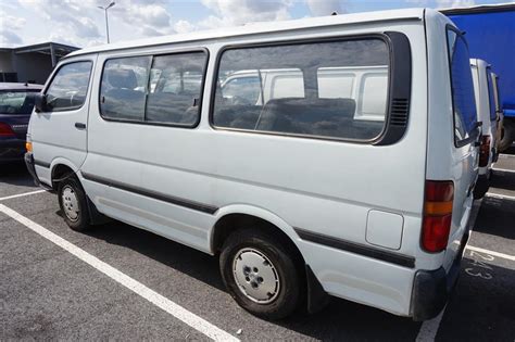 Toyota Hiace Places Vente De Vehicules Utilitaires Et