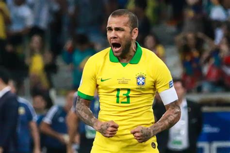 Daniel Alves teve atitude bonita e virou mecânico Portal do São Paulino