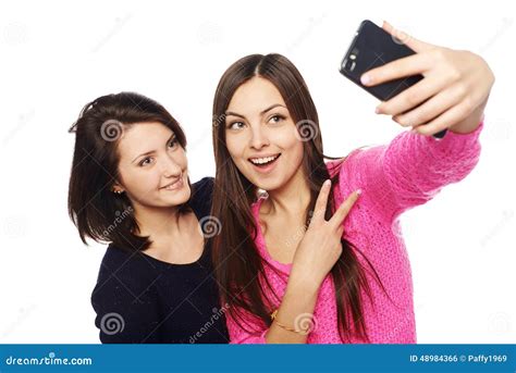 Deux Amies Prenant Le Selfie Avec Le Smartphone Photo Stock Image Du