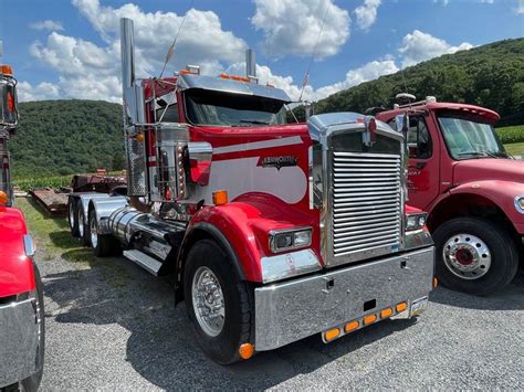 Kenworth W Heavy Hauler