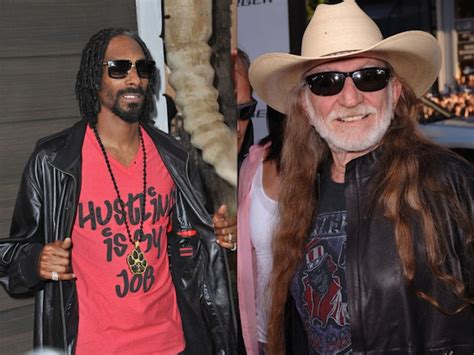 Who Smokes More Weed: Willie Nelson or Snoop Dogg? | LAist