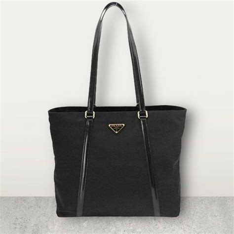 Prada 【新品】prada プラダ トートバッグ 1bg290 789 F0002 黒の通販 By Chumis Shop｜プラダならラクマ