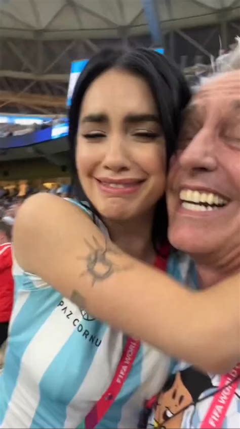 Lali Espósito Habló Del Episodio Que Vivió Con Un Hincha Argentino En