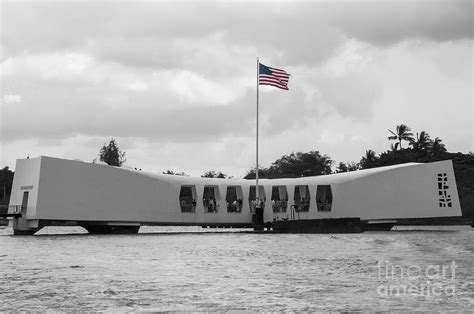 Uss Arizona Memorial 4 Photograph By Bob Phillips Fine Art America