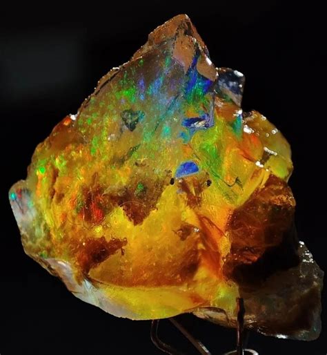 NO RESERVE PRICE PRETTY 76 45 Carat RAW FIRE CRYSTAL OPAL FROM ETHIOPIA