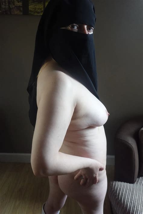 Nude In Niqab And Boots 40 Pics XHamster