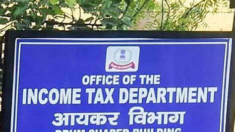 Mumbai Income Tax Department Conducts Raids On Iifl Group Offices Over