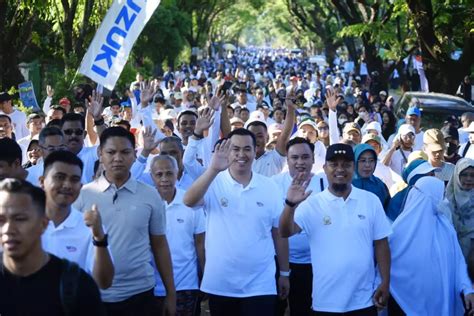 Gubernur Andalan Jalan Sehat Anti Mager Bersama Puluhan Ribu Warga