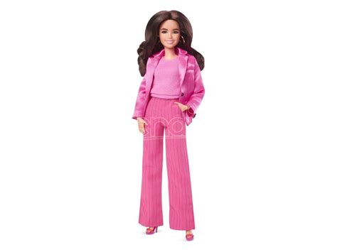 Mattel Barbie The Movie Bambola Gloria Wearing Pink Power Pantsuit