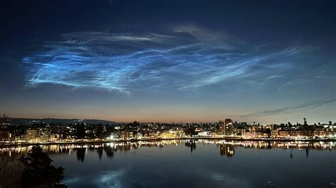 Stunning Photo Shows Rarest Clouds In The World Glow Like Cobwebs Over