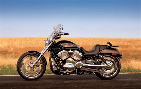 HARLEY-DAVIDSON VRSCA V-Rod (2004-2005) Specs, Performance & Photos ...