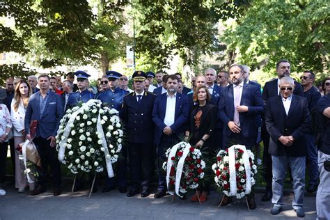 Obilje Ena Godi Njica Postrojavanja Prve Brigade Policije Stari