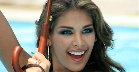 Celebrities In Hot Bikini Dayana Mendoza Miss Universe In Swimsuit