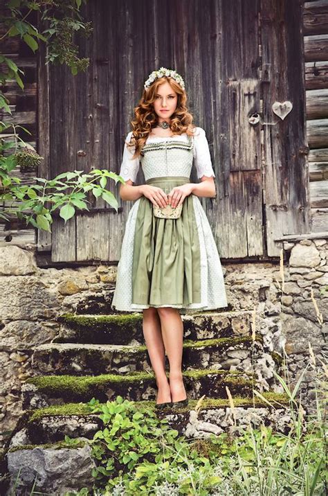 Lena Hoschek Tradition S S15 Dirndl Annabell Und Dirndlbluse Sulm