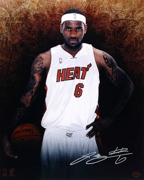 LeBron James "Modifying" His Autograph