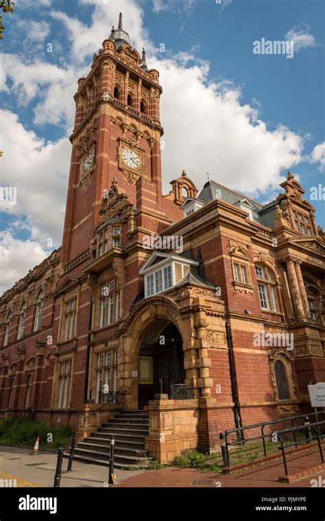 Newham Town Hall in East Ham, London Stock Photo - Alamy