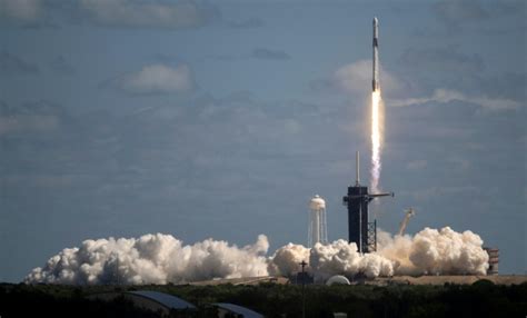 Spacex Reporte à Nouveau Le Lancement De Latterrisseur Lunaire