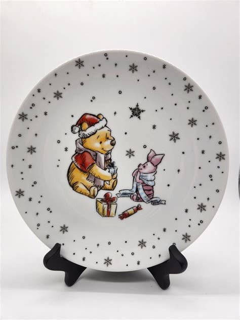 Disney Winnie The Pooh And Piglet Snowflake Christmas Salad Plates Set