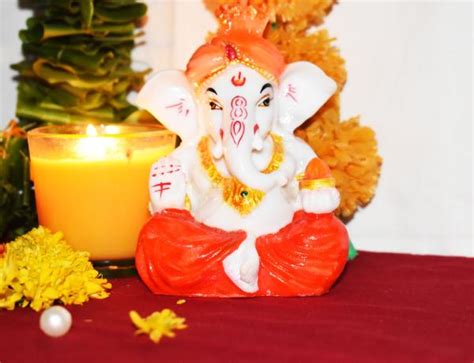 Beckon Venture Handcrafted Lord Ganesh Ji Murti Showpiece For Home