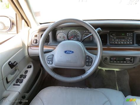 2002 Deep Wedgewood Blue Metallic Ford Crown Victoria LX 72598044