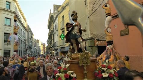 La Passada De Sant Anastasi A Badalona Festes De Maig Youtube