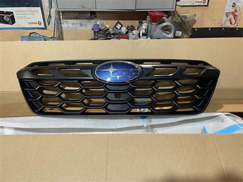 Subaru Outback Wilderness Grille Grill Pin Stripe