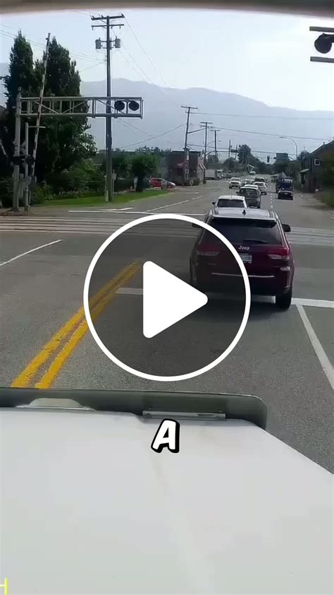 [CrashKarma] Pickup Driver Explodes with Rage — But Dashcam Karma Shuts ...