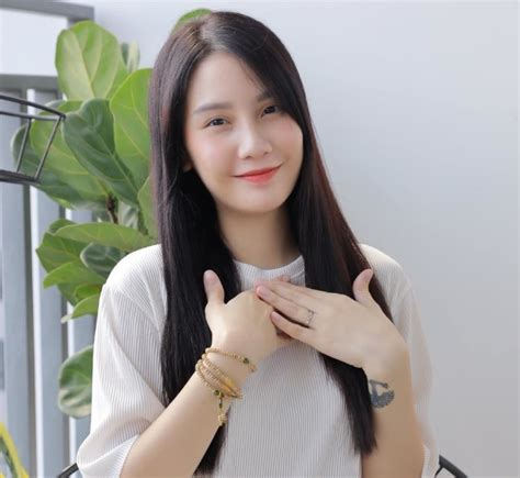 Thanh Trần là ai Tiểu sử sự nghiệp và đời tư của Hot Mom nổi tiếng trên MXH Doanh Nghiệp
