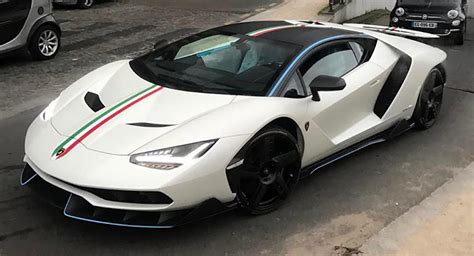 Lamborghini Centenario en blanco mate cazado en Paris