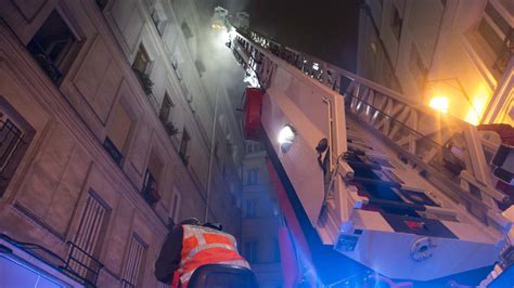 Un Mort Dans Lincendie Dun Immeuble à Paris