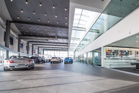 Porsche Centre Calgary - Barjac