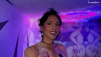 Sui Tacchi Crollando Come Una Vera Regina XVIDEOS