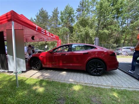 Tesla Model S Elektryczny Opinie Dane Techniczne Cena Zdj Cia I