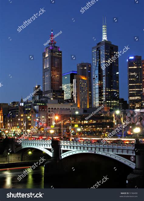 Melbourne Skyline Night: Over 4,259 Royalty-Free Licensable Stock ...