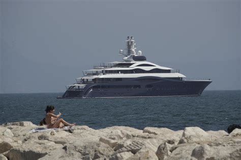 Napoli Arriva Il Super Yacht Di Mark Zuckerberg Foto Auto It