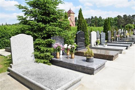 Tombe Campo Decennale I Giardinieri Della Memoria