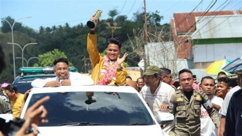 Owan Boalemo Disambut Bak Pahlawan Kemacetan Mengular Di Boalemo