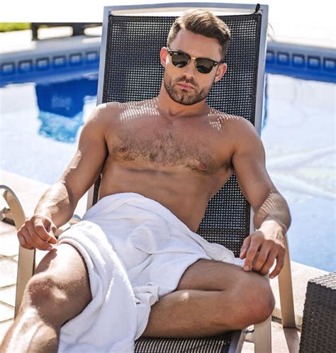 LucasEntertainment James Castle By The Pool