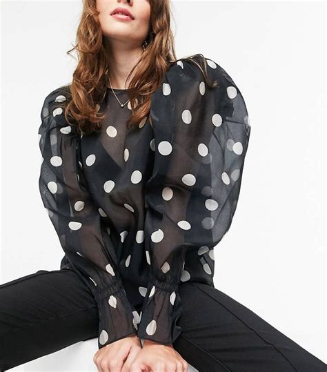 The 7 Most Clicked On Pieces From Who What Wear In February Chiffongblus Mode Asos