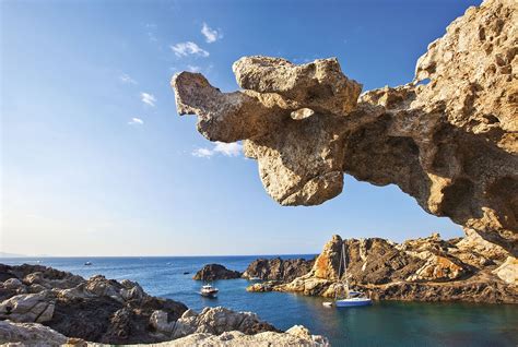 Parque Natural Del Cabo De Creus En Girona Leire