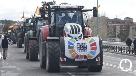 La tractorada de los agricultores este domingo en Córdoba en imágenes