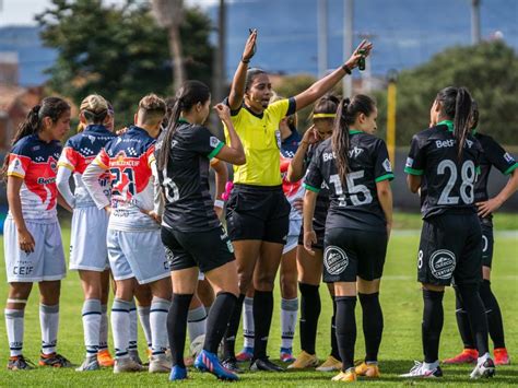 ¿sube Al Bus De La Victoria Jesurún Y Sus Promesas Al Fútbol Femenino