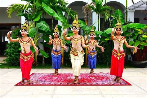 Apsara Dance Show With Dinner By Tuk Tuk Roundtrip Transfer Siem Reap