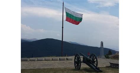 8 километра паркинг зона в подножието на Шипка