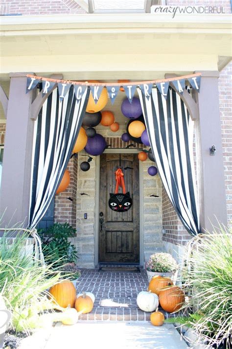 22 Halloween Porch Ideas To Transform Your Porch Morgan Boulevard Halloween Front Porch