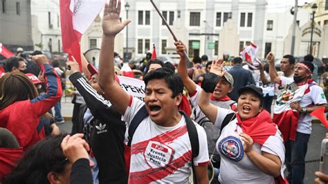 Manifestantes Exigen En Lima La Liberación De Castillo Y El Cierre Del